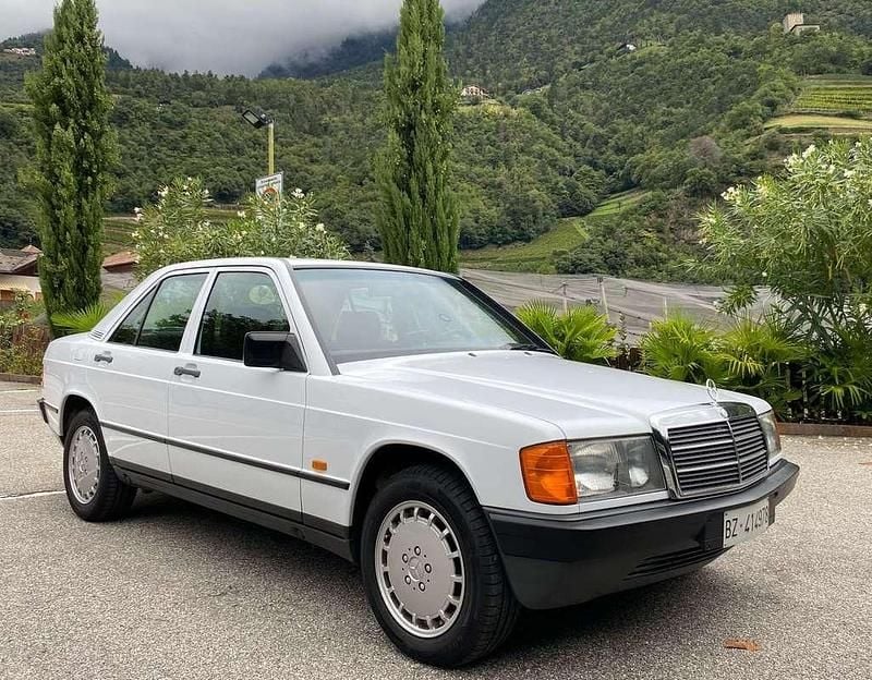 Usata Mercedes 190 122 CV (89 kW) 1986 Bianco Berlina