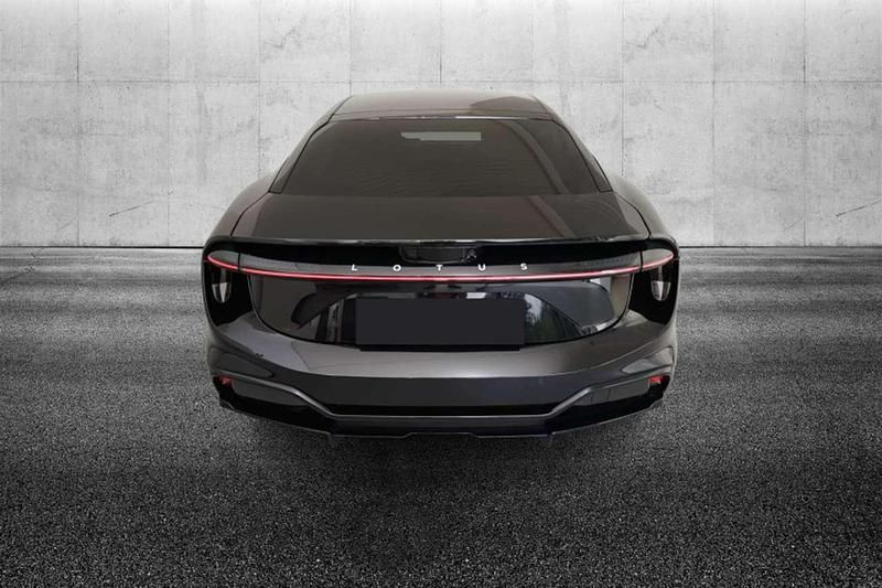 Usata Lotus Emeya 139 kW (190 CV) 2025 Nero Utilitaria