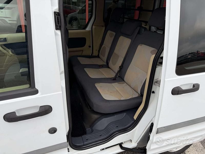 Usata Ford Transit Connect 2008 Bianco Monovolume