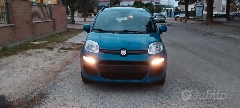 Usata Fiat Panda Lounge 85 CV (62 kW) 2012 Blu Utilitaria