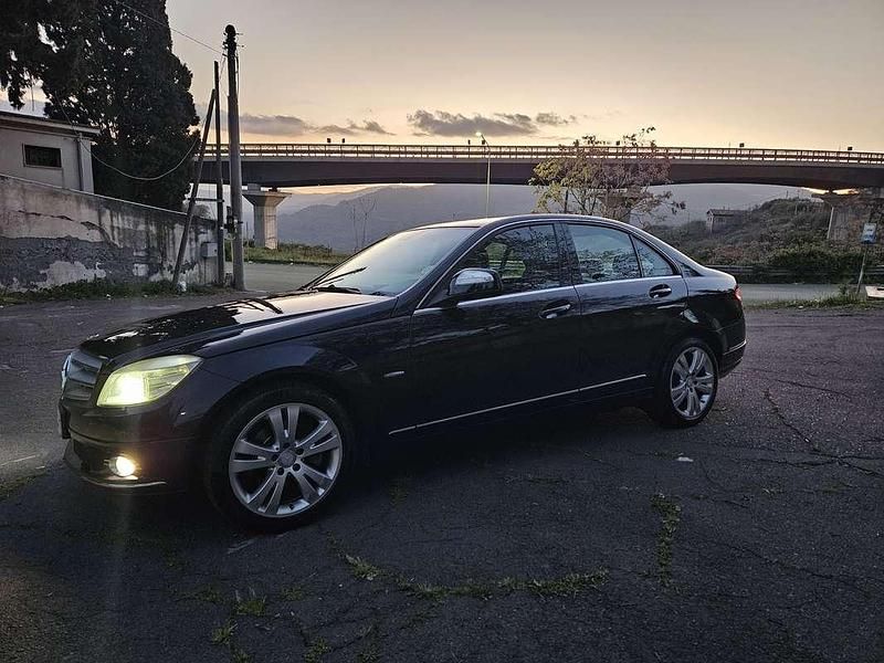Usata Mercedes C220 Avantgarde 170 CV (125 kW) 2008 Blu/azzurro Berlina