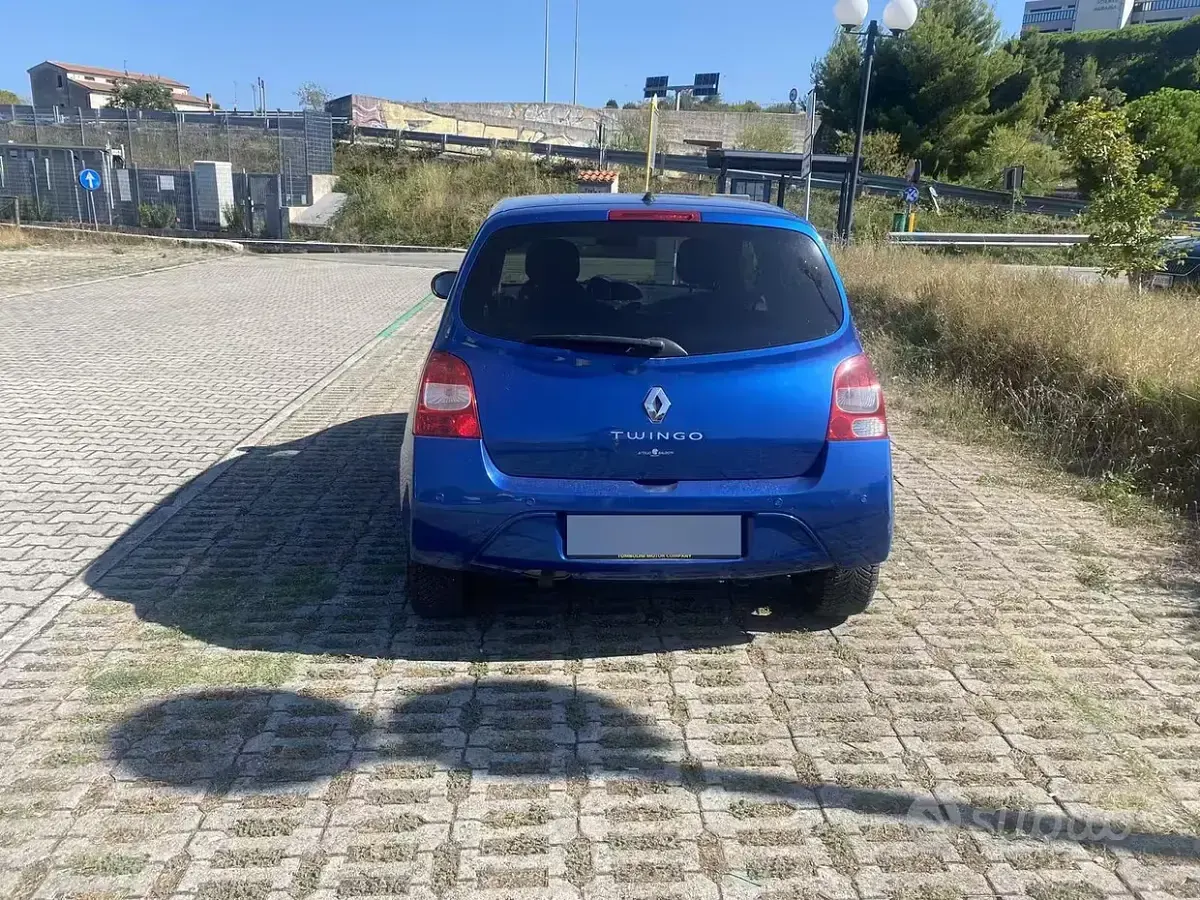 Usata Renault Twingo 64 CV (47 kW) 2008 Bluazzurro Utilitaria
