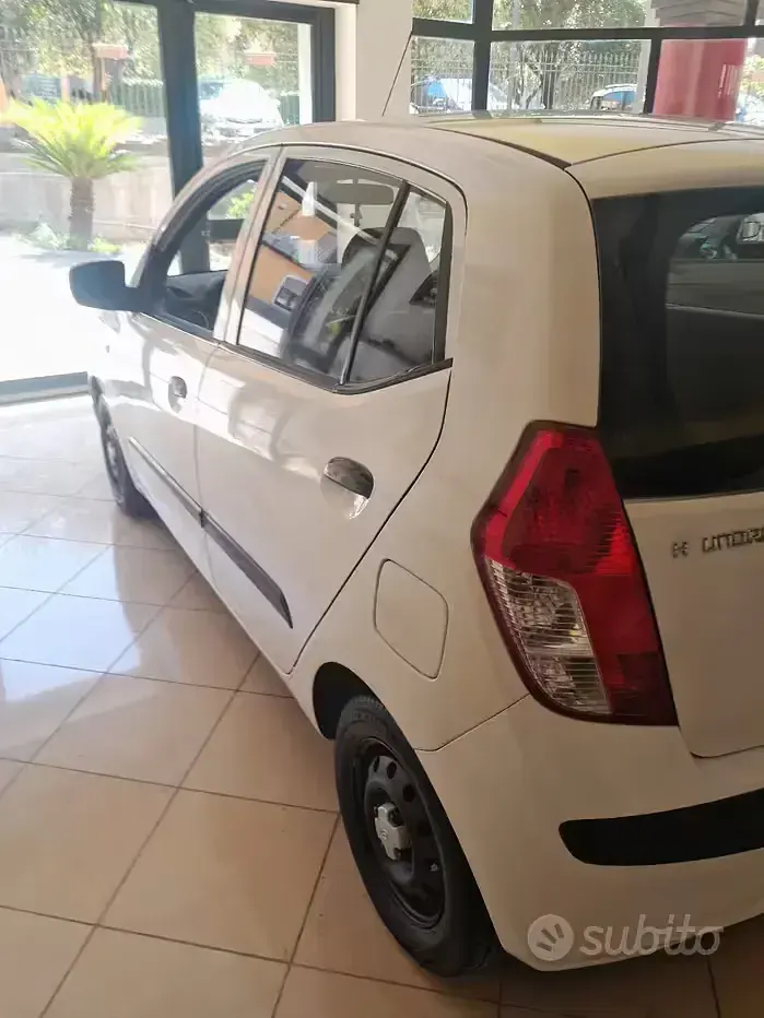 Usata Hyundai i10 69 CV (50 kW) 2010 Bianco Utilitaria