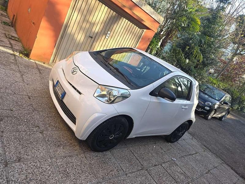 Usata Toyota iQ 68 CV (50 kW) 2012 Utilitaria