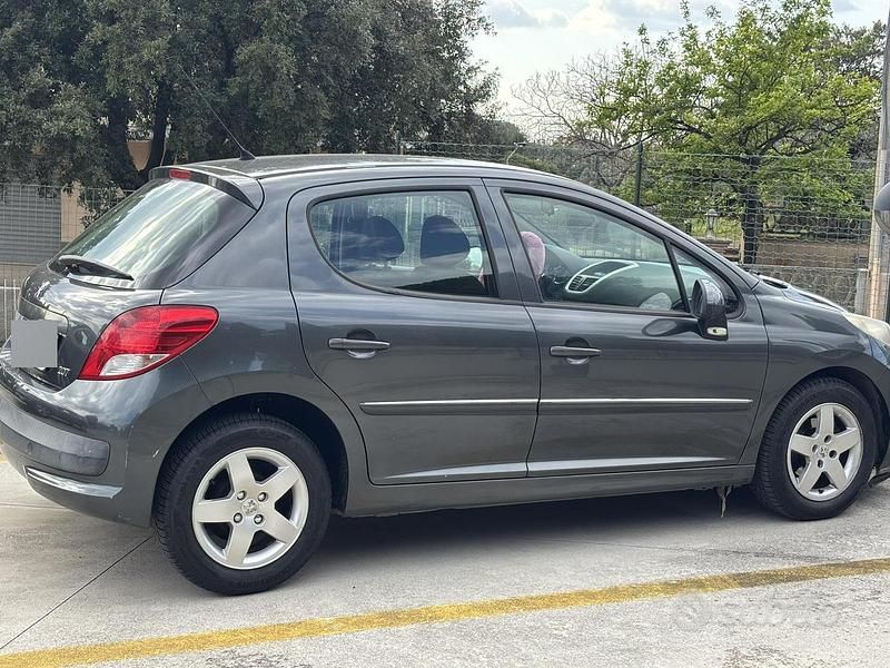 Usata Peugeot 207 68 CV (50 kW) 2012 Grigio Berlina