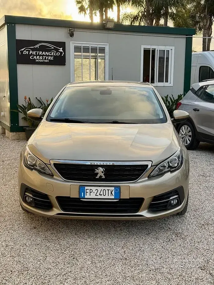 Usata Peugeot 308 GT-line 131 CV (96 kW) 2018 Giallo Berlina