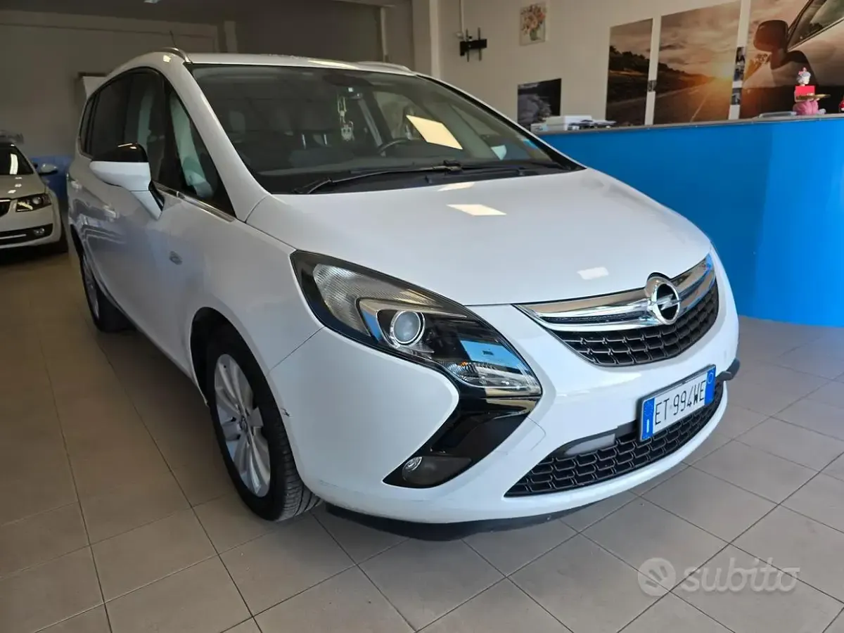 Usata Opel Zafira Tourer Cosmo 150 CV (110 kW) 2014 Bianco Monovolume