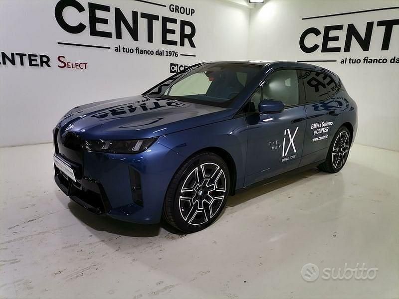 Nuova BMW iX M Sport 300 kW (408 CV) 2025 Blu SUV