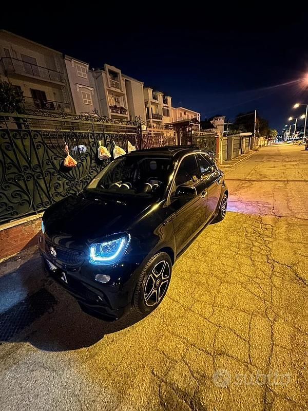 Usata Smart ForFour 71 CV (52 kW) 2018 Nero Utilitaria