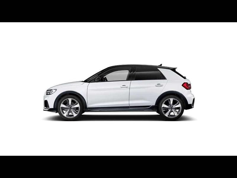 Nuova Audi A1 Ambiente 116 CV (85 kW) 2026 Bianco ghiacciaio metallizzato SUV