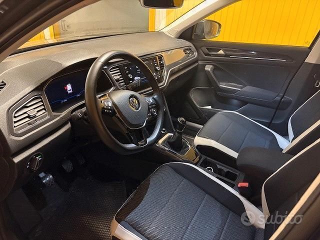 Usata VW T-Roc Style 150 CV (110 kW) 2019 Grigio SUV