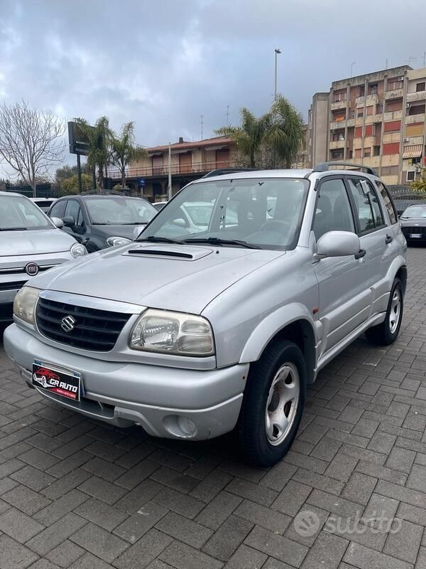 Usata Suzuki Grand Vitara 109 CV (80 kW) 2003 Grigio SUV