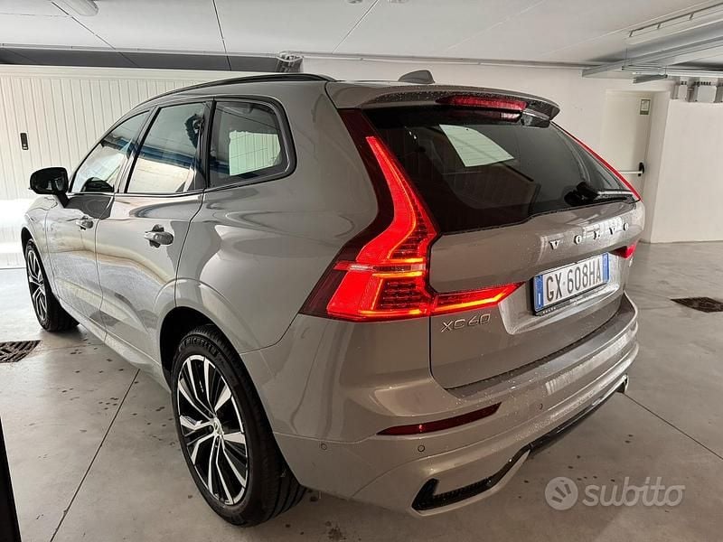 Usata Volvo XC60 Plus 235 CV (172 kW) 2025 Grigio SUV