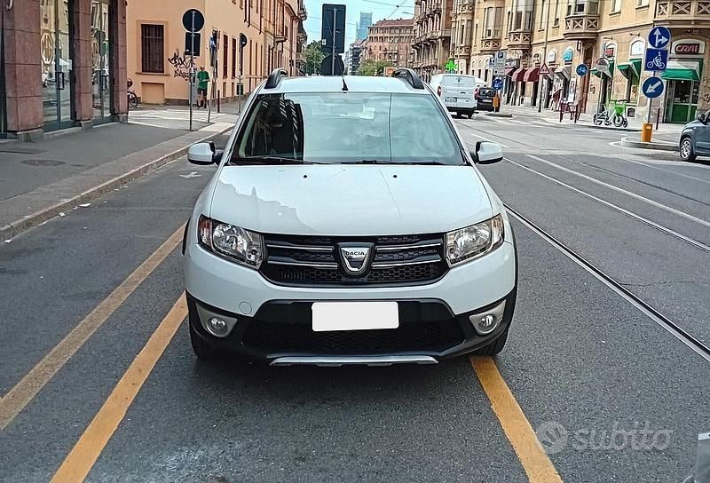 Usata Dacia Sandero Stepway 90 CV (66 kW) 2015 Bianco Utilitaria