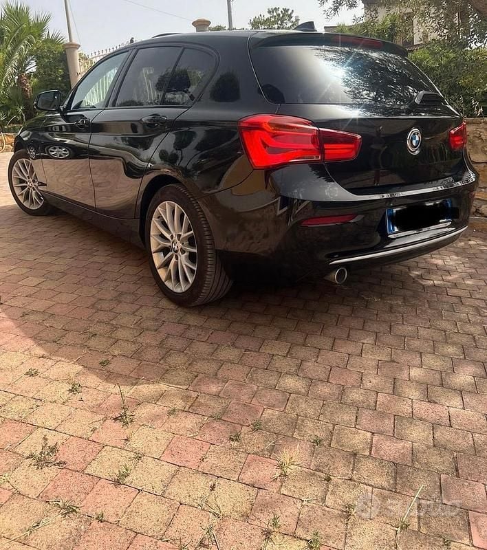 Usata BMW 118 Efficient Dynamics 150 CV (110 kW) 2019 Nero Utilitaria