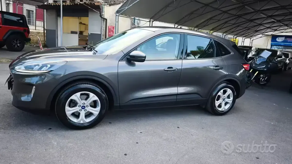 Usata Ford Kuga 120 CV (88 kW) 2021 Grigio SUV