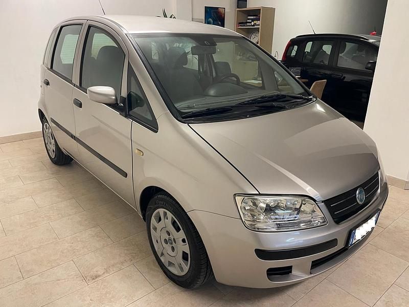 Usata Fiat Idea Dynamic 95 CV (69 kW) 2005 Grigio Monovolume