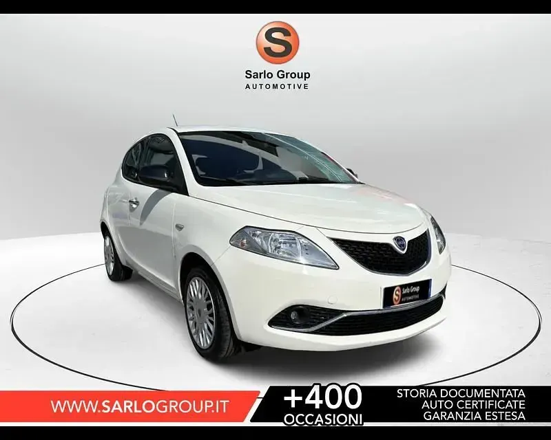 Usata Lancia Ypsilon Gold 69 CV (50 kW) 2017 Utilitaria
