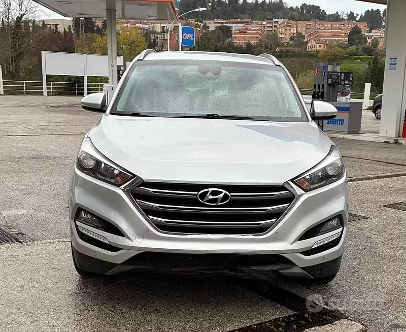 Usata Hyundai Tucson Xpossible 116 CV (85 kW) 2015 Grigio SUV