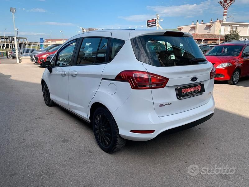 Usado Ford B-MAX 100 CV (73 kW) 2012 Blanco Monovolumen