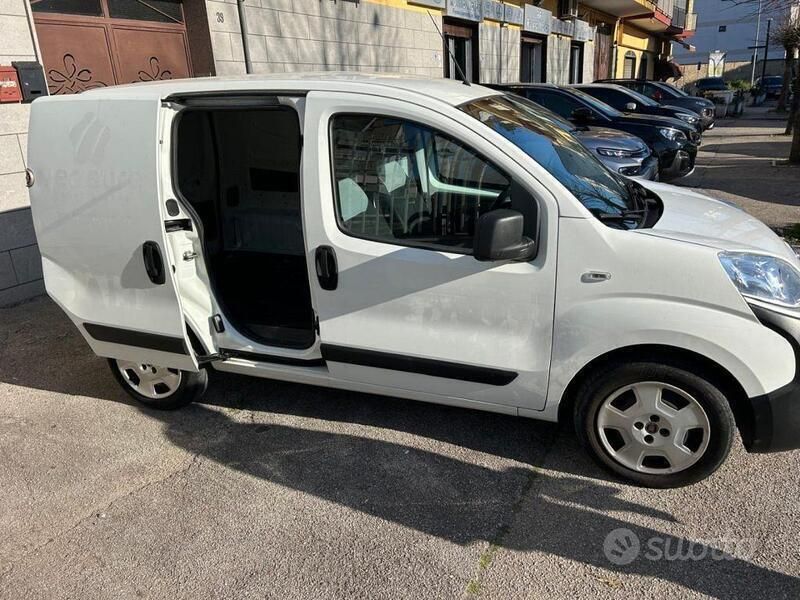 Usata Fiat Fiorino Trekking 95 CV (69 kW) 2020 Bianco pastello Monovolume