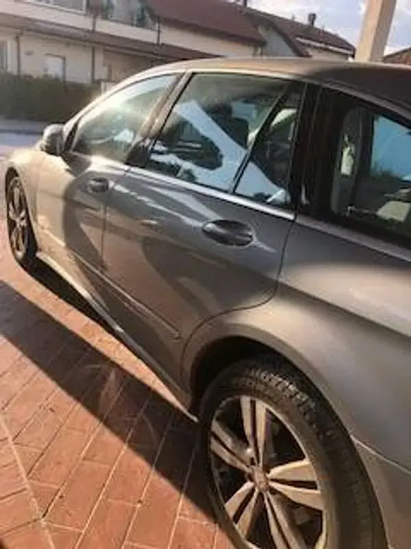 Usata Mercedes R350 265 CV (194 kW) 2011 Argento Station wagon