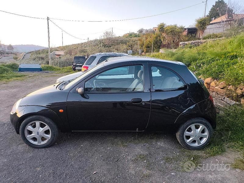 Usata Ford Ka 60 CV (44 kW) 1999 Nero Utilitaria