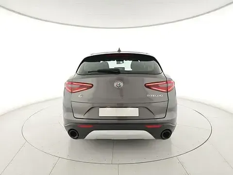 Usata Alfa Romeo Stelvio Super 190 CV (139 kW) 2022 Grigio scuro SUV