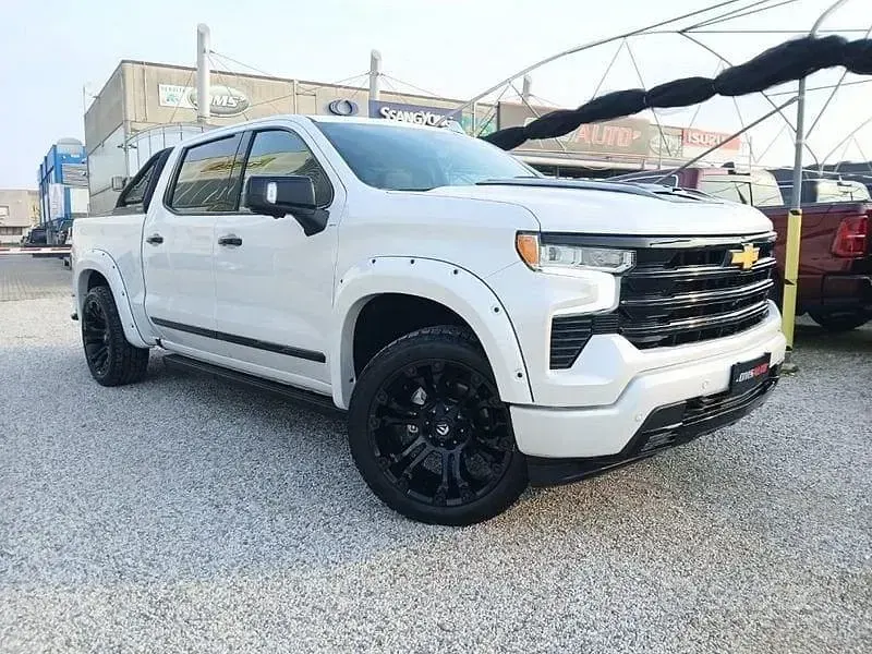 Nuova Chevrolet Silverado 420 CV (308 kW) 2026 Bianco SUV