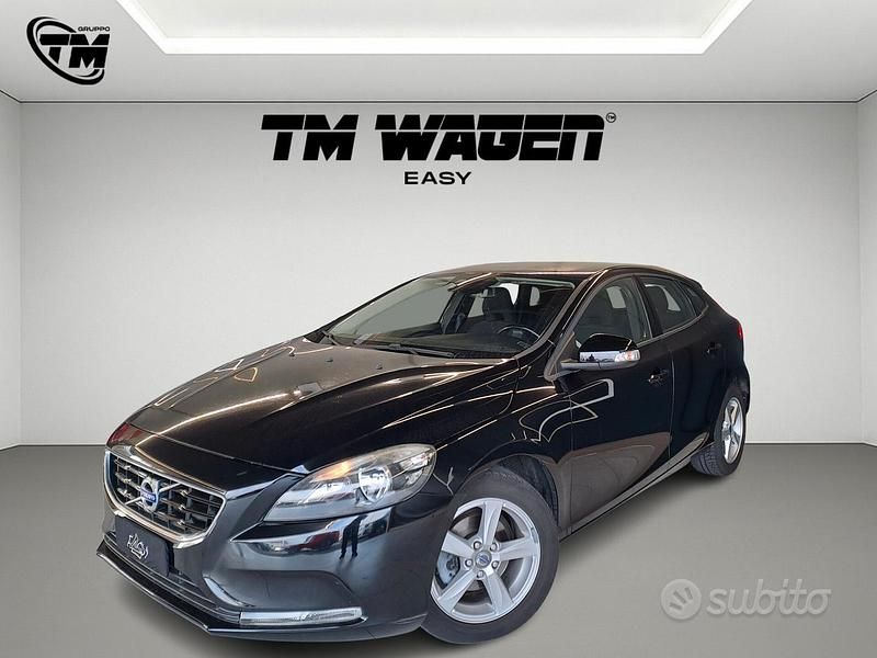 Usata Volvo V40 114 CV (83 kW) 2014 Blu Berlina