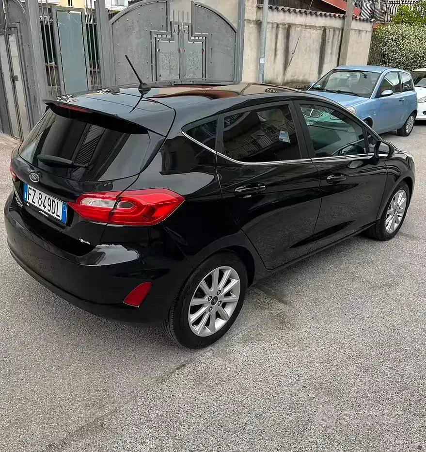 Usata Ford Fiesta Titanium 86 CV (63 kW) 2019 Nero Utilitaria