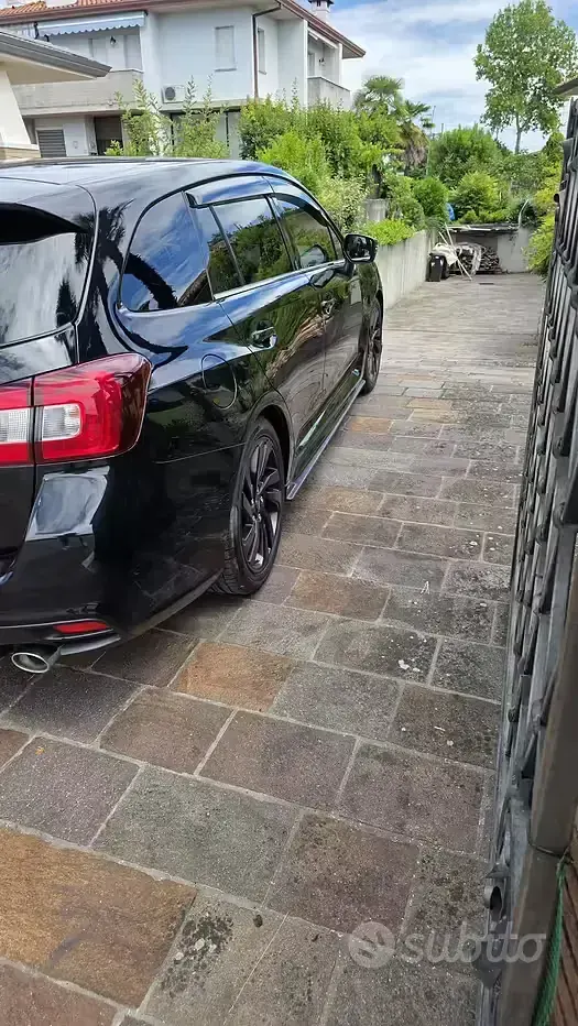 Usata Subaru Levorg 150 CV (110 kW) 2019 Nero Station wagon