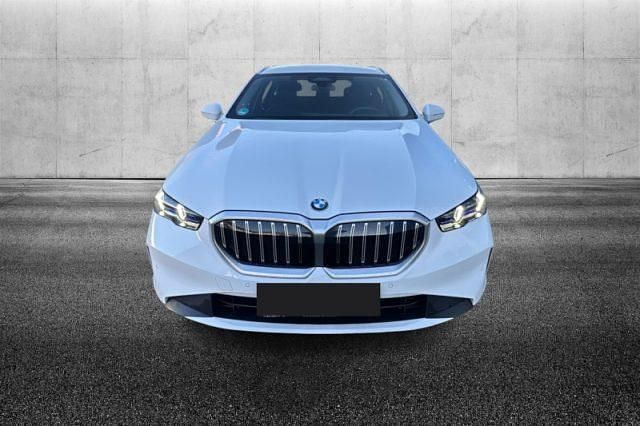 Usata BMW 520 Comfort Edition 197 CV (144 kW) 2024 Bianco pastello Station wagon