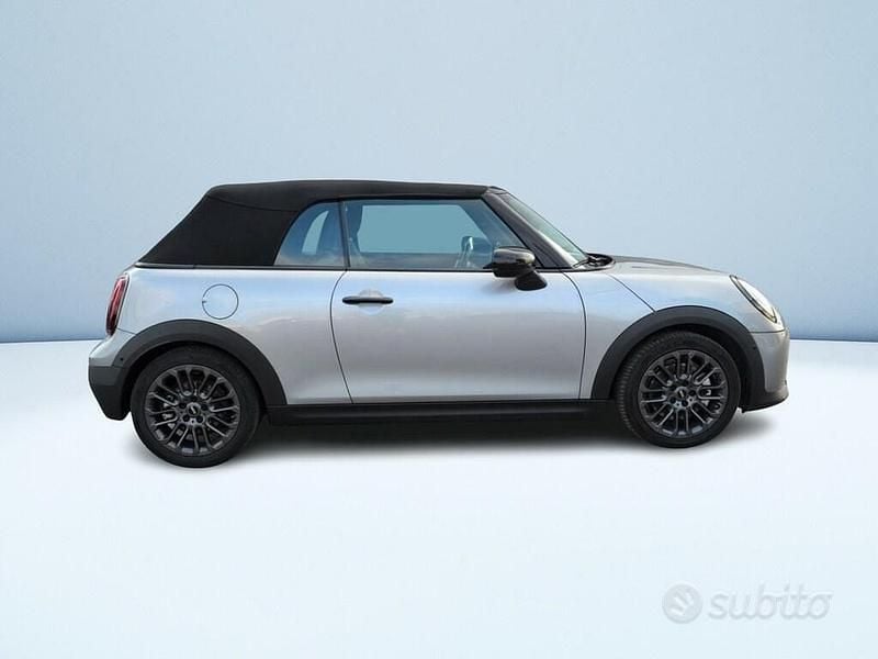 Usata Mini Cooper Cabriolet Favoured 163 CV (119 kW) 2025 Argento Cabrio