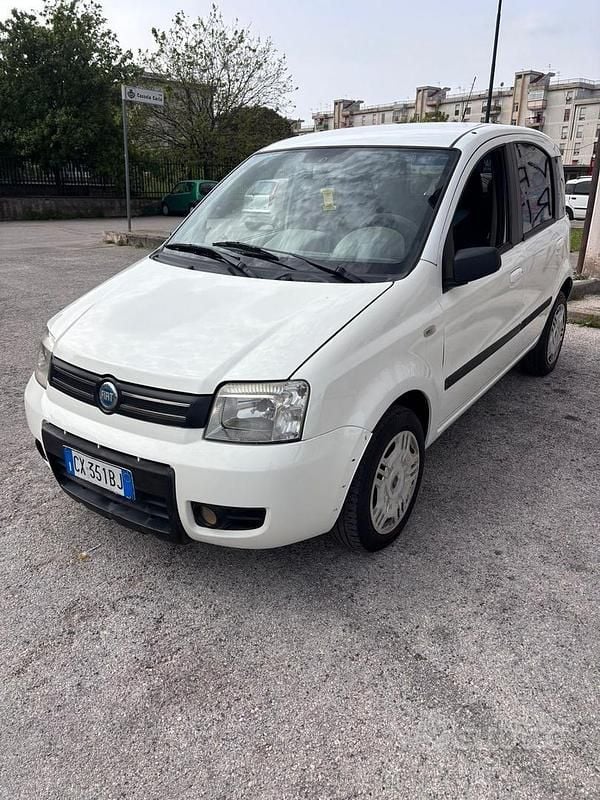 Usata Fiat Panda Emotion 70 CV (51 kW) 2005 Bianco Utilitaria