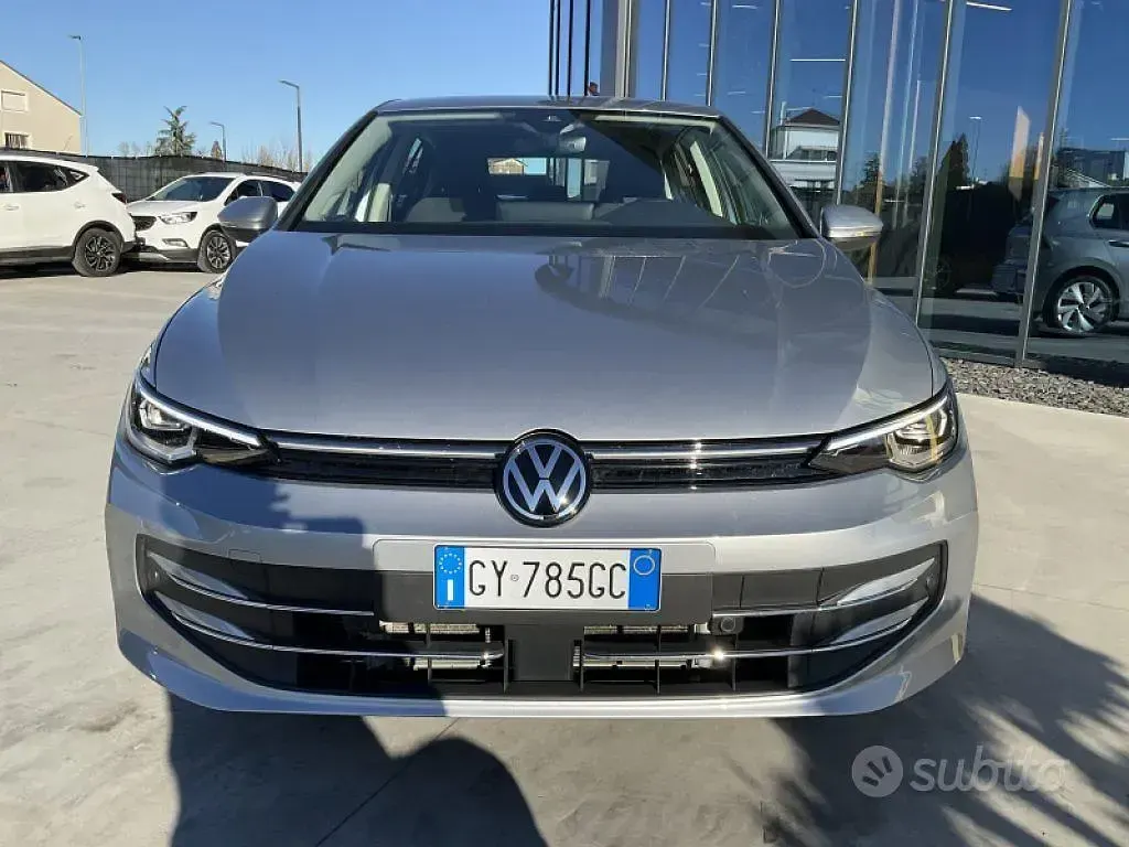 Usata VW Golf VIII Style 150 CV (110 kW) 2025 Grigio Berlina