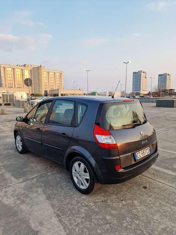 Usata Renault Scénic II Exception 110 CV (80 kW) 2006 Blu/azzurro Monovolume