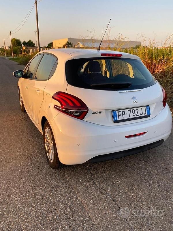 Usata Peugeot 208 75 CV (55 kW) 2018 Bianco Utilitaria