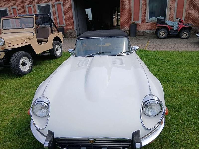 Usata Jaguar E-Type 272 CV (200 kW) 1977 Other Cabrio