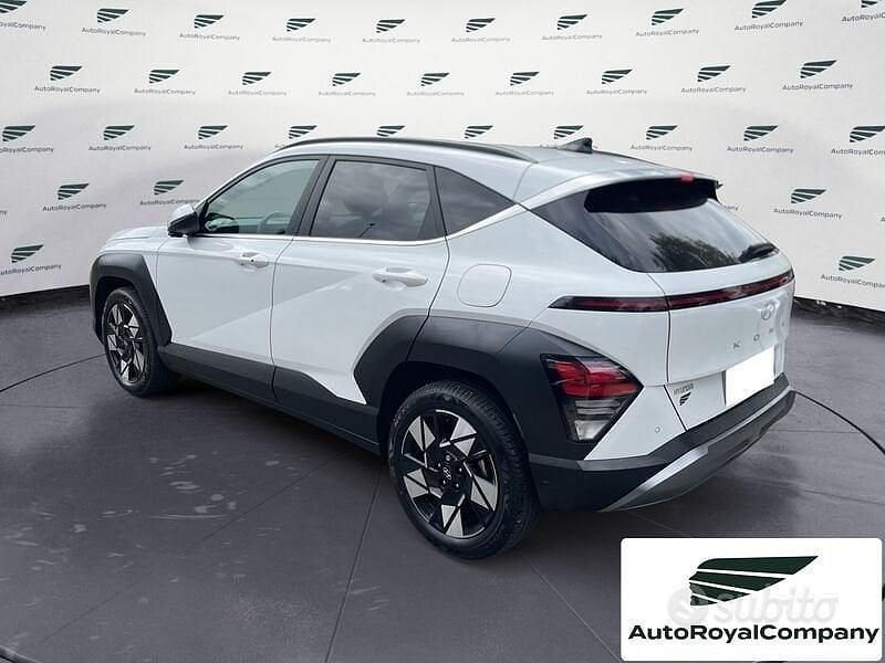 Usata Hyundai Kona 120 CV (88 kW) 2024 Bianco SUV