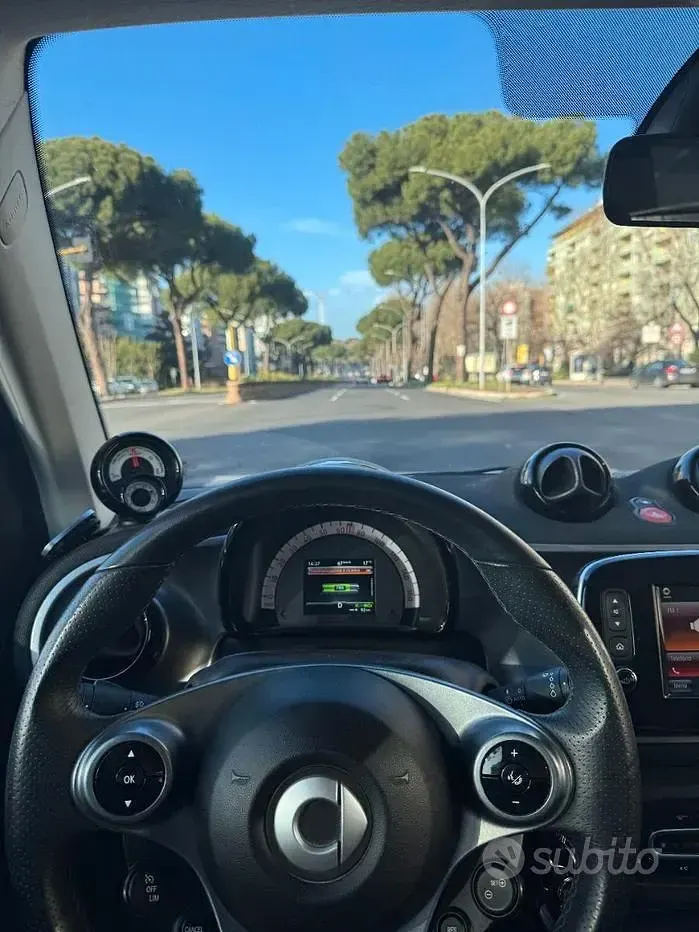 Usata Smart ForTwo Electric Drive 60 kW (82 CV) 2019 Grigio Utilitaria