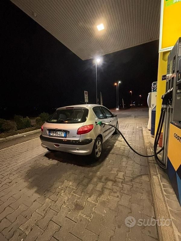 Usata Peugeot 206 60 CV (44 kW) 2000 Berlina