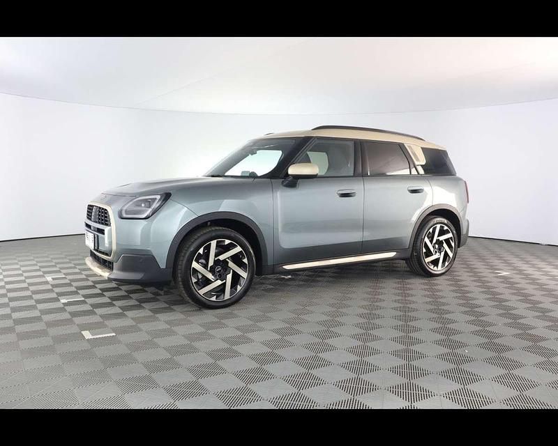 Smokey green Usata 2024 Mini Countryman Favoured SUV | 36.600 € (Ottimo prezzo) - Immagine 1/4