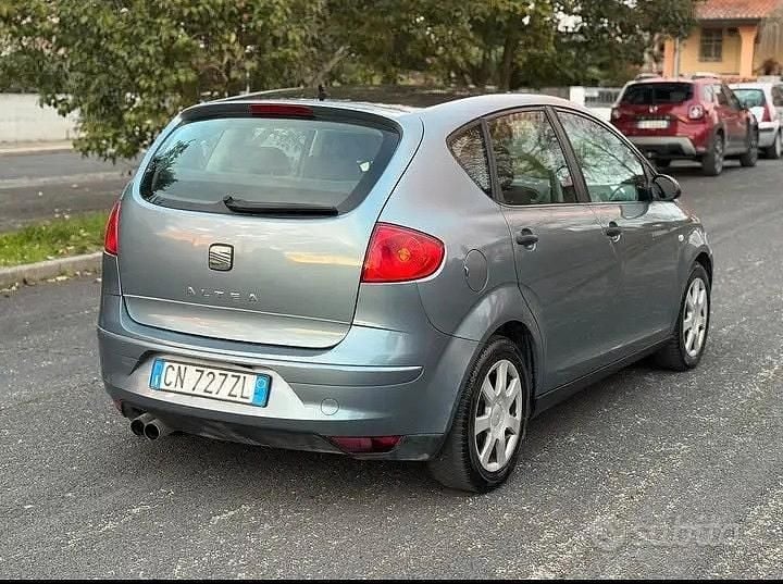 Usata Seat Altea 105 CV (77 kW) 2005 Grigio Monovolume