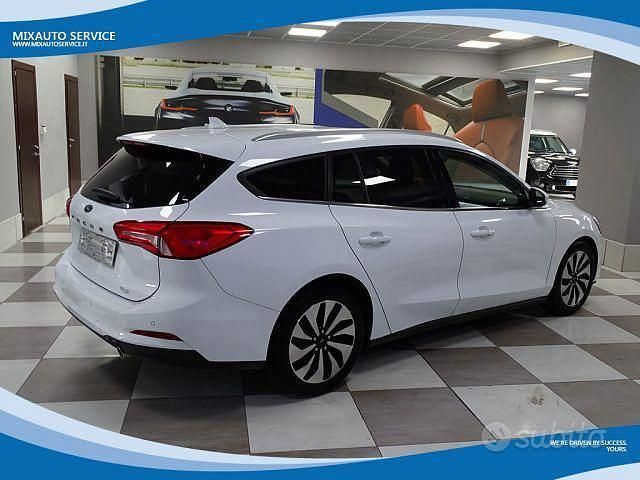 Usata Ford Focus Cool & Connect 120 CV (88 kW) 2019 Bianco pastello Station wagon