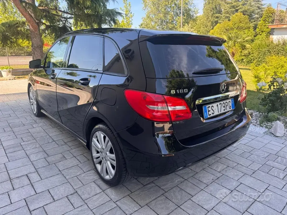Usata Mercedes B180 Executive 109 CV (80 kW) 2013 Nero Monovolume