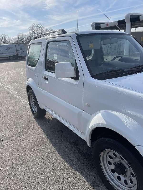 Usata Suzuki Jimny 86 CV (63 kW) 2017 SUV