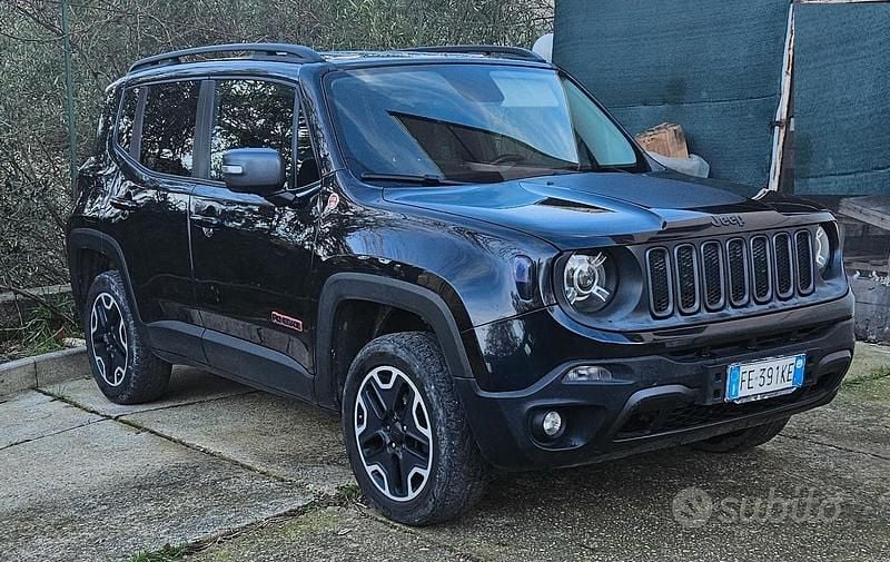 Usata Jeep Renegade Trailhawk 170 CV (125 kW) 2016 Nero SUV