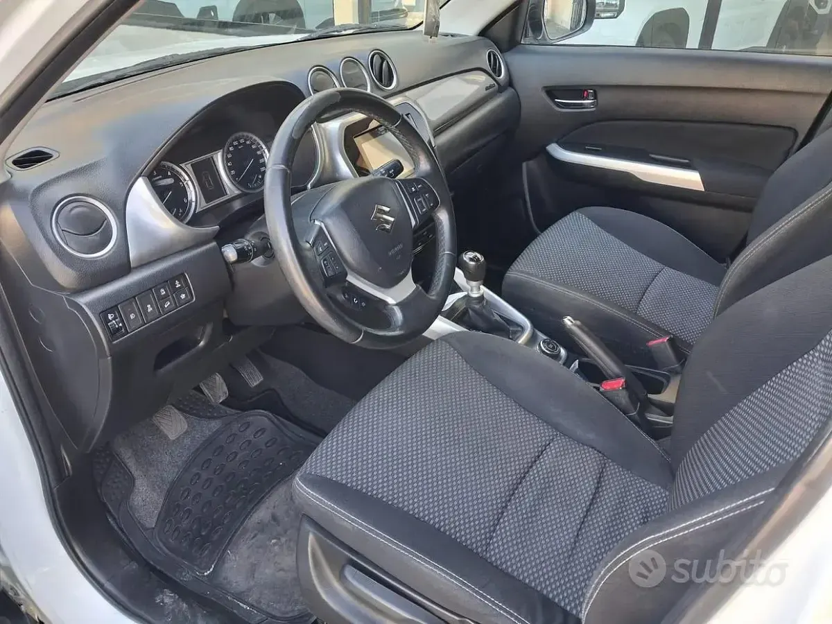 Usata Suzuki Vitara Cool 120 CV (88 kW) 2016 Bianco SUV