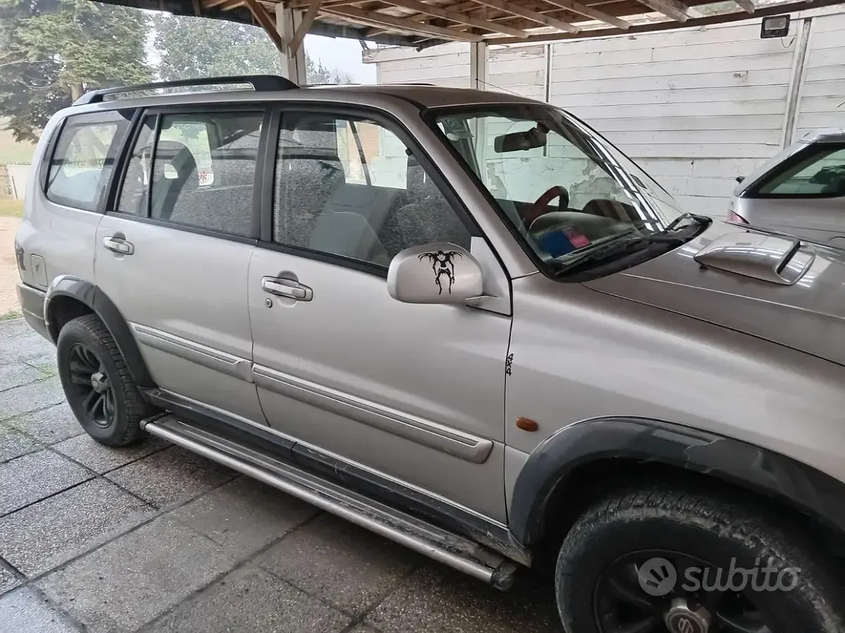 Usata Suzuki Grand Vitara 109 CV (80 kW) 2010 Grigio SUV